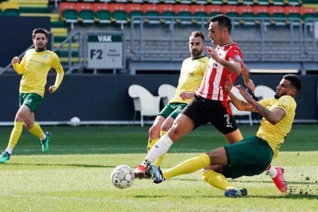 皇冠体育-扎哈维火力全开轰入荷甲第60000球 近5战7球1助攻