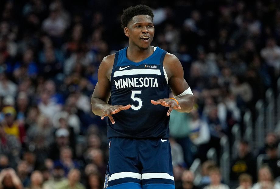 爱德华兹42+8波齐姆斯基25+10 森林狼客场击败勇士